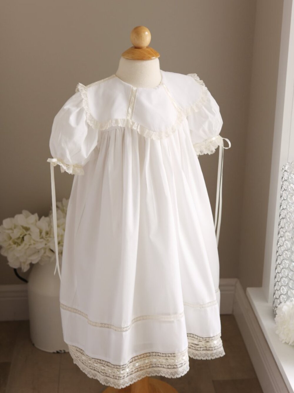 White Heirloom Dress Vintage Collar Lace Satin Special Occasion Flower Girl NWT